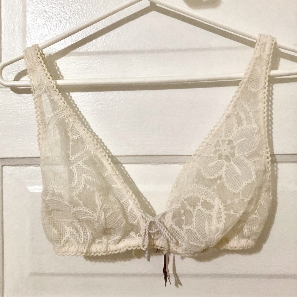 Victoria's Secret Flower Lace Bralette